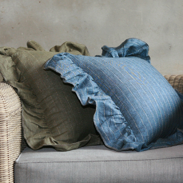 L.Wide Ruffle Cushion Cover