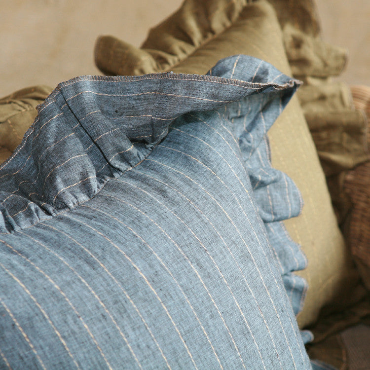 L.Wide Ruffle Cushion Cover