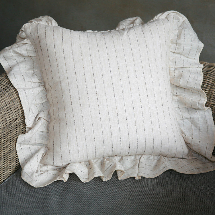 L.Wide Ruffle Cushion Cover