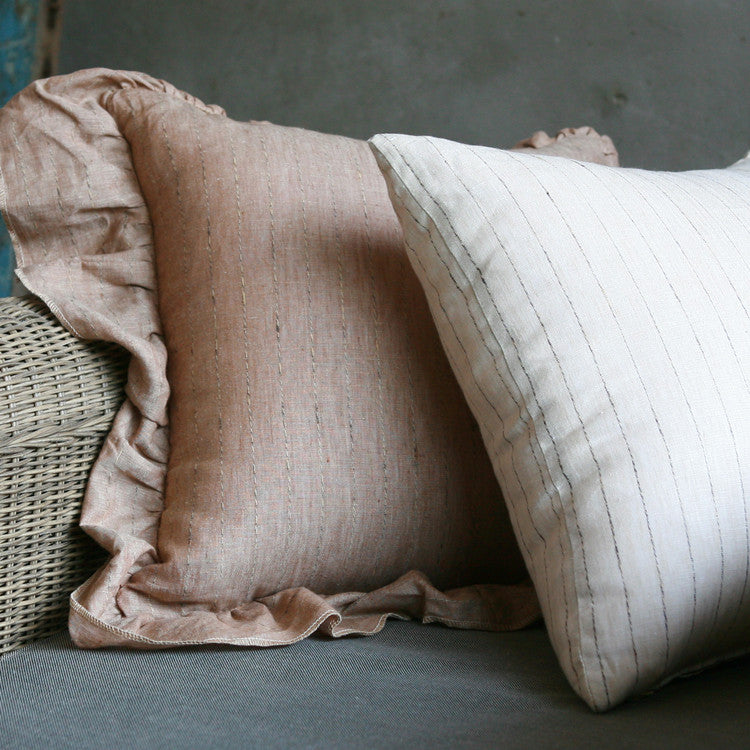 L.Wide Ruffle Cushion Cover
