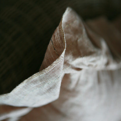 L.Wide Ruffle Cushion Cover
