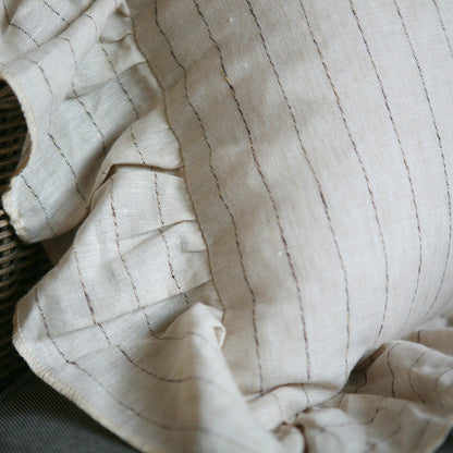 L.Wide Ruffle Cushion Cover