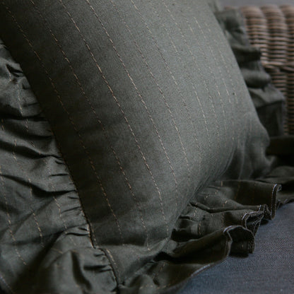 L.Wide Ruffle Cushion Cover