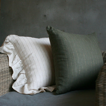L.Wide Ruffle Cushion Cover